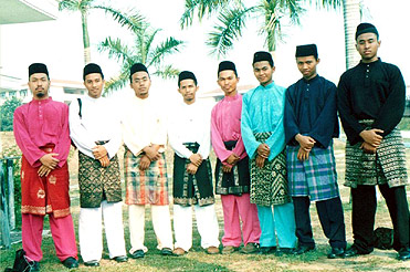 Kumpulan nasyid
ALL-IN SAFF, Dari Politeknik Shah Alam.
